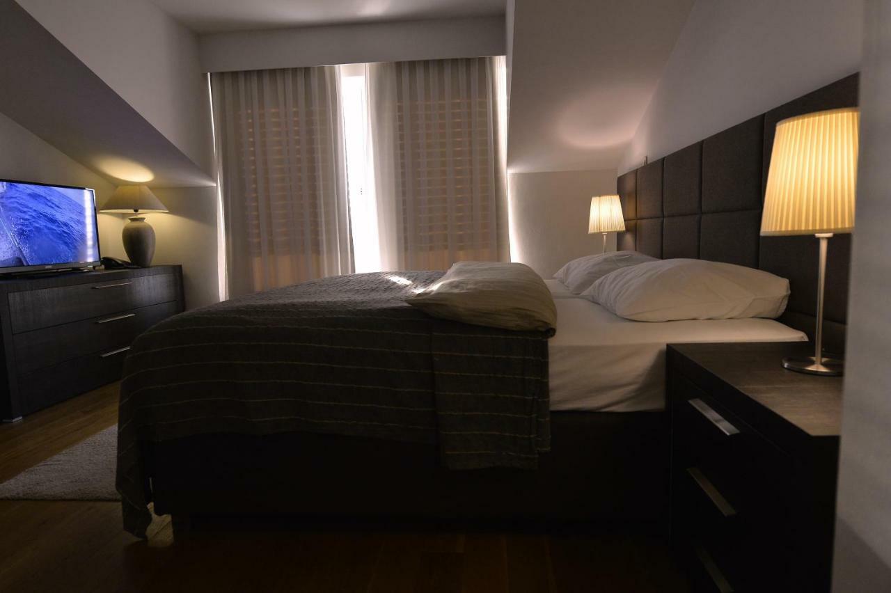 Rooms Villa Ropus Novalja Buitenkant foto