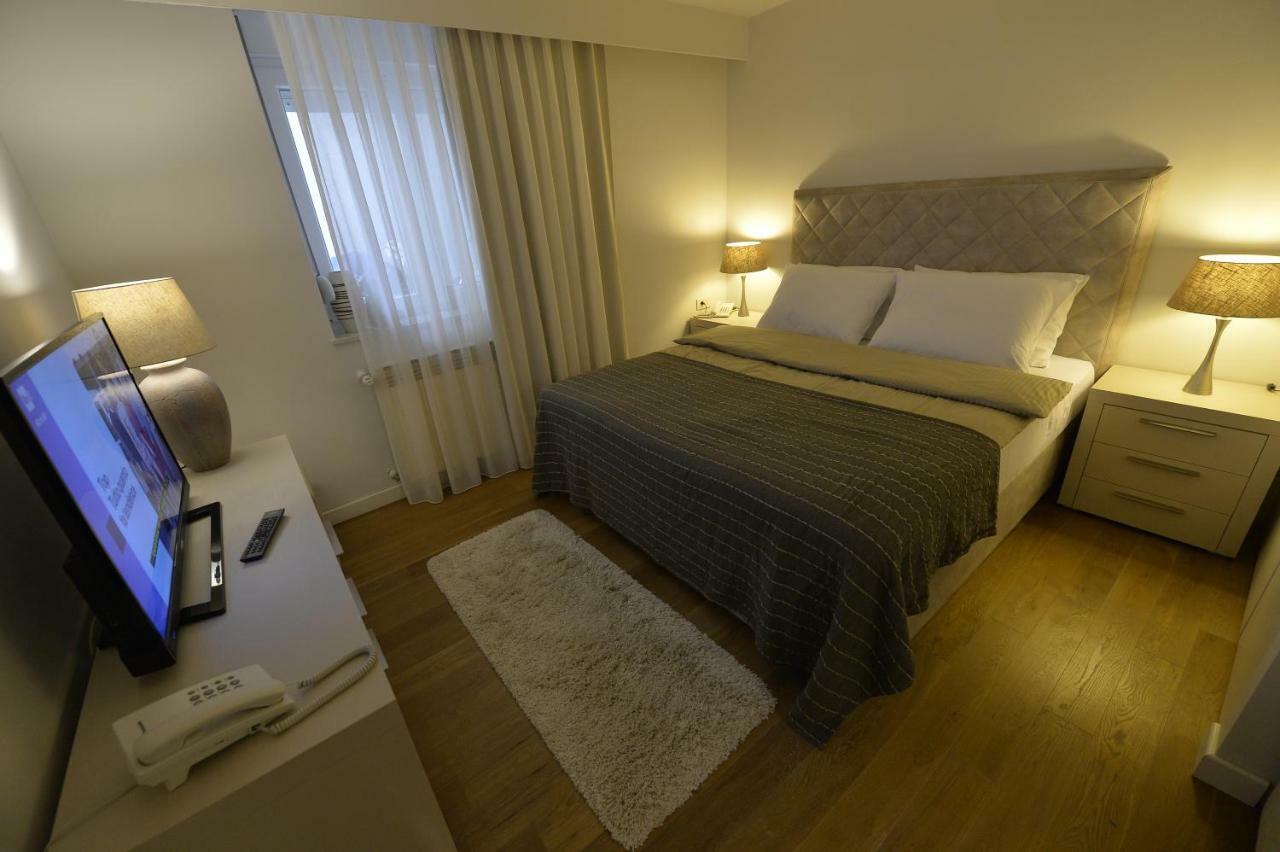 Rooms Villa Ropus Novalja Buitenkant foto