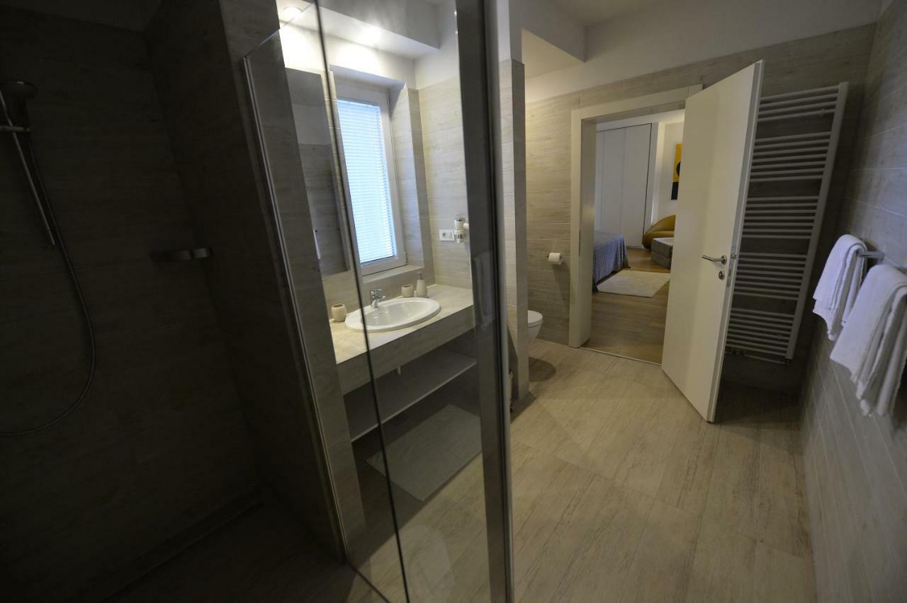 Rooms Villa Ropus Novalja Buitenkant foto