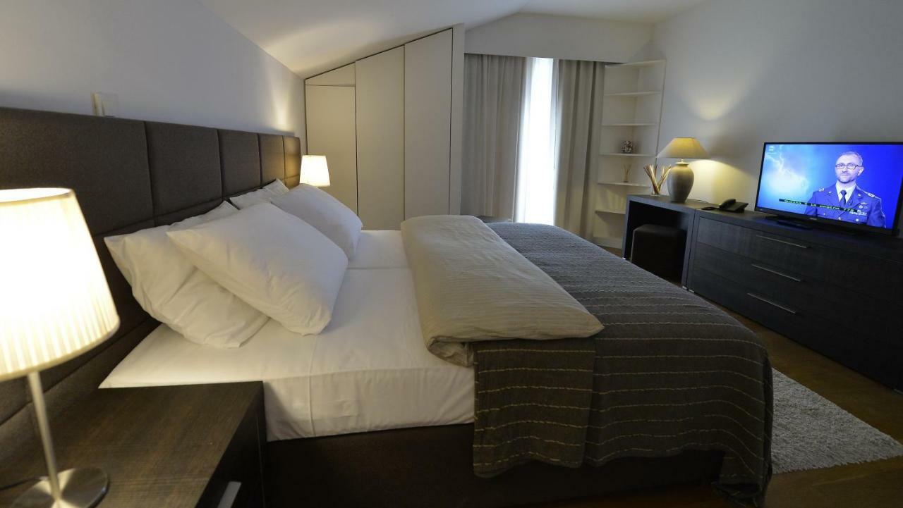 Rooms Villa Ropus Novalja Buitenkant foto
