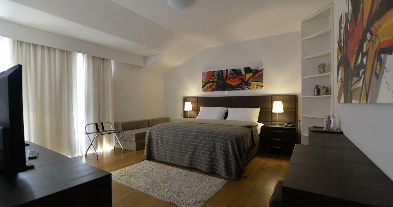 Rooms Villa Ropus Novalja Buitenkant foto